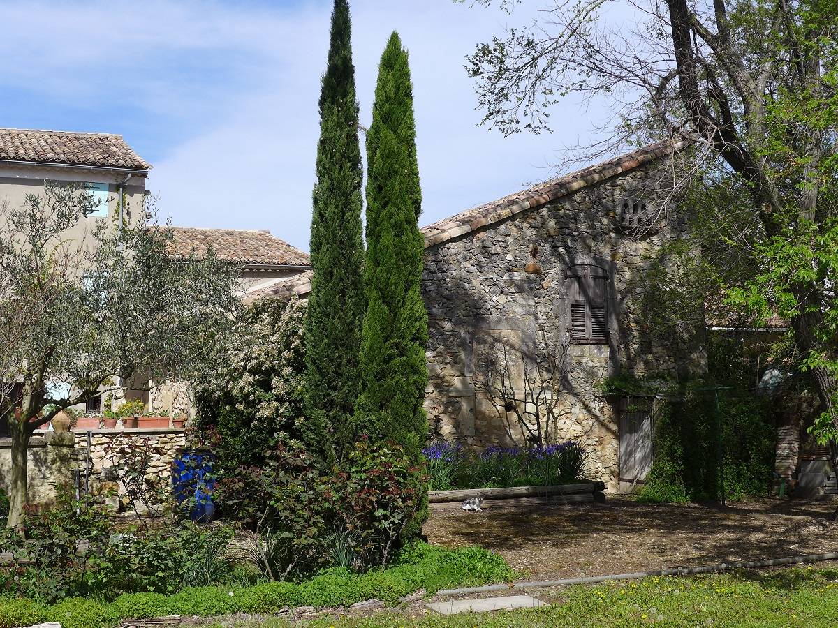 Maison de caractère à renover en Drôme provençale